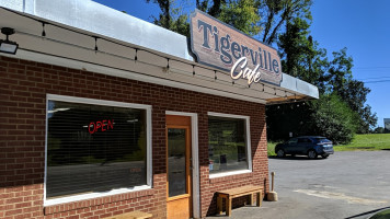 Tigerville Cafe outside