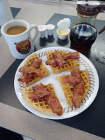 Waffle House #2111 food