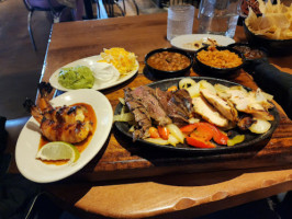 Uncle Julio's Orland Park food
