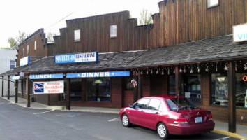 Oxbow And Saloon outside