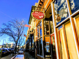 The Pour House Pub outside