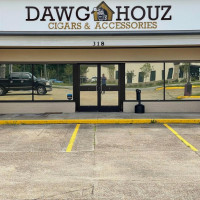 Dawg Houz Cigars Accessories outside