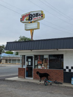 Burger Bob's Drive-in outside