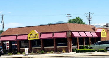 Astro Burgers outside