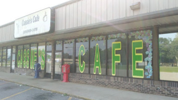 Cassie's Cafe outside