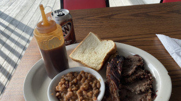 Buck's Bbq food