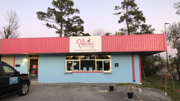 Pelican's Snoballs, New Bern, Nc outside