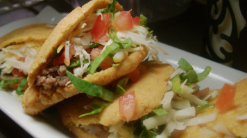 Sarita's Gorditas food