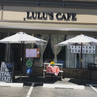 Lulu's Cafe outside