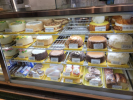 Roeser's Bakery food