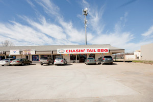 Chasin Tail Bbq outside