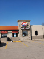 Dairy Queen Grill Chill outside