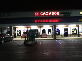 El Cazador outside