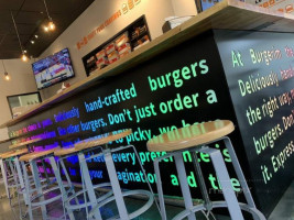 Burgerim inside