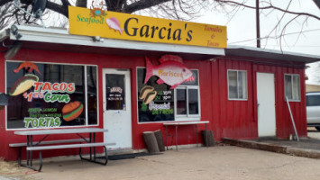 Garcia's Tamales Tacos outside