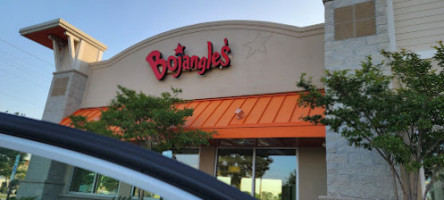 Bojangles ' Famous Chicken 'n Biscuits outside