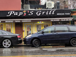 Papi's Food Grille outside