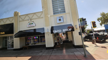 Ralibertos Taco Shop 1701 California St 96003 outside