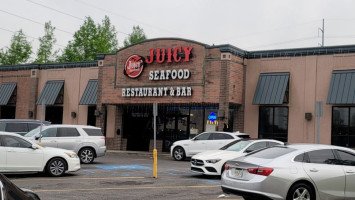 The Juicy Seafood Restaurant Bar- Baton Rouge outside