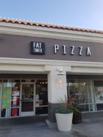 Fat Tomato Pizza outside