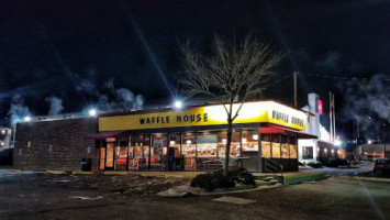 Waffle House outside