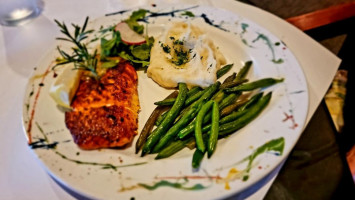 Silver Salmon Grille food