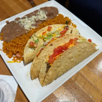 Cantina Laredo food