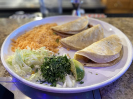 Si Amigos Family Mexican Restaurant & Cantina food
