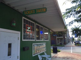 Tucker's Tavern outside