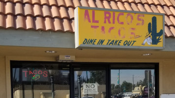 Al's Ricos Tacos outside