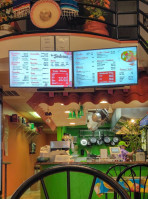 Taqueria Delicias inside