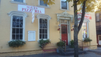 Slices Pizzeria outside