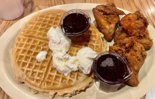 Roscoe's Chicken And Waffles food