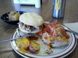 Hoekje/bigelow Dining Center food