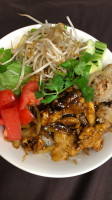 Manola's Thai Vietnamese Cuisine food