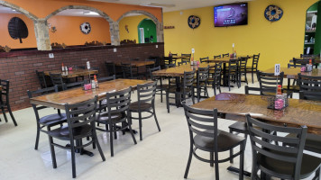 Blue Agave Mexican Grill Barling inside