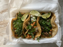 Los Monarcas Tacos food