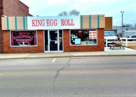 King Egg Roll outside