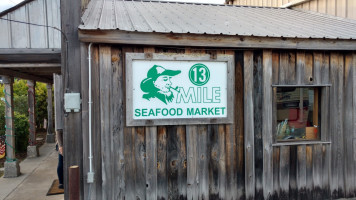 13 Mile Seafood Market outside