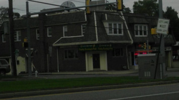 Paddy Ronneys Pub outside