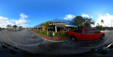 Las Carnitas Latin Food outside