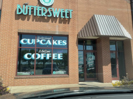 Buttersweet Cupcakes Southside outside