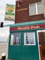 Nick's Pub outside