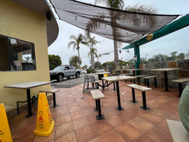 Roberto's Taco Shop- Solana Beach outside