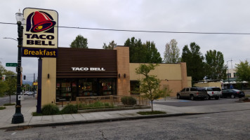 Taco Bell outside