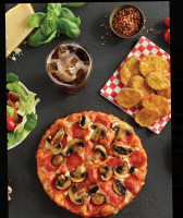 Shakey's Pizza Parlor food