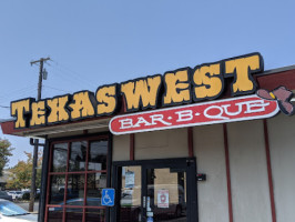 Texas West BBQ outside
