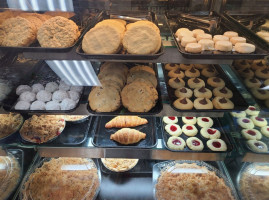 Kalindi's Cakes And Pies food