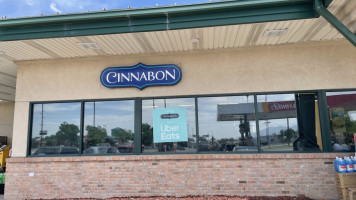 Cinnabon outside