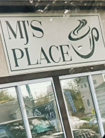 Mj’s Place food